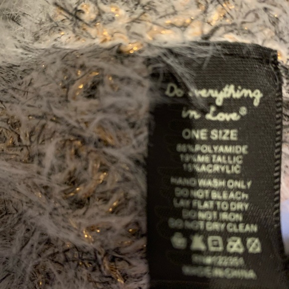 3/4 length sweater with hood - Picture 2 of 4